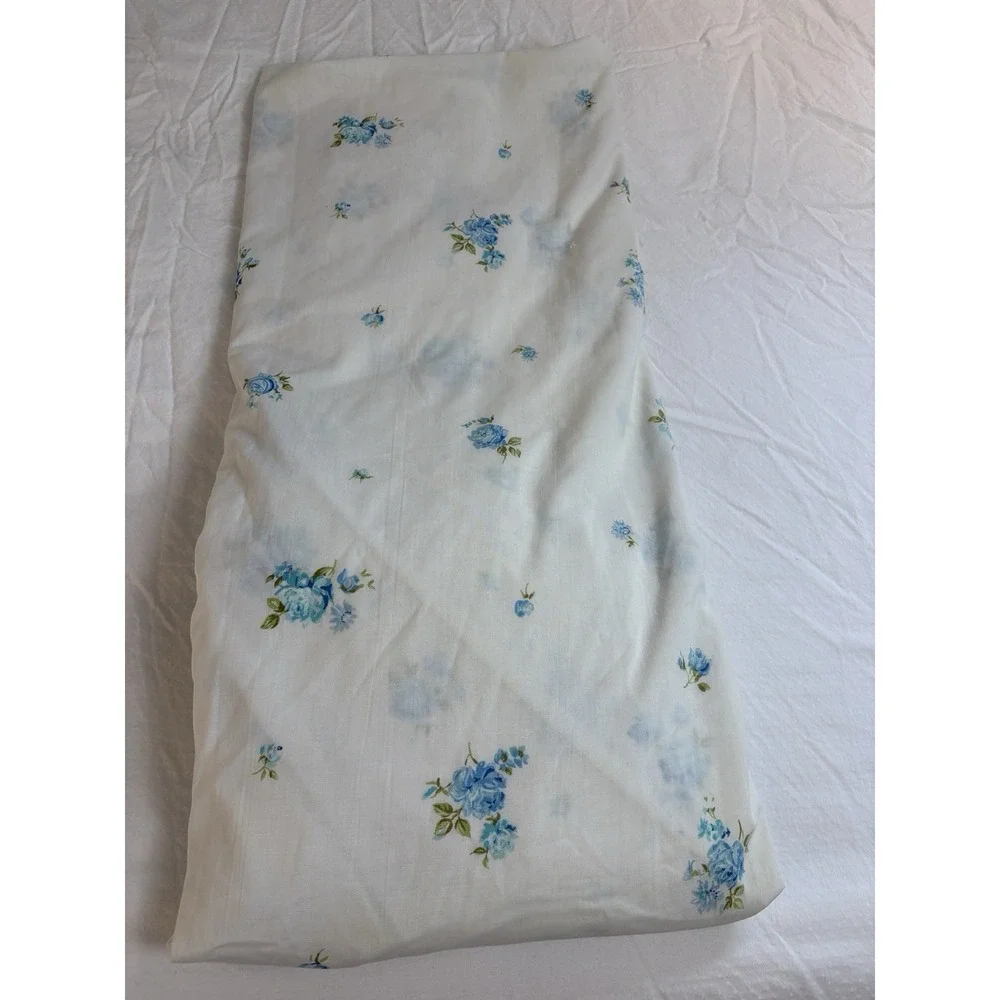 Vtg. The Treasury Blue White Floral Fitted Vtg Sheet Double 72x84 Cottage Flower